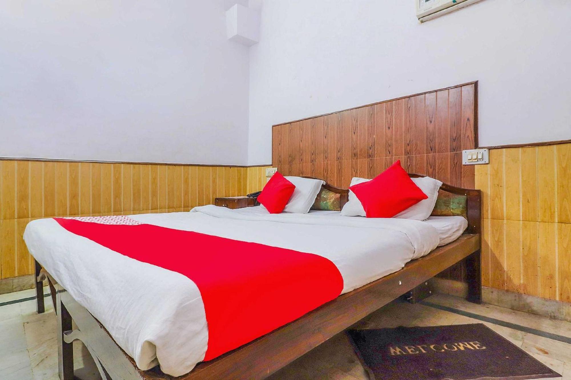 โอโย 38775 โฮเต็ล เปรม ชุนาเรีย Hotel โมราดาบัด ภายนอก รูปภาพ